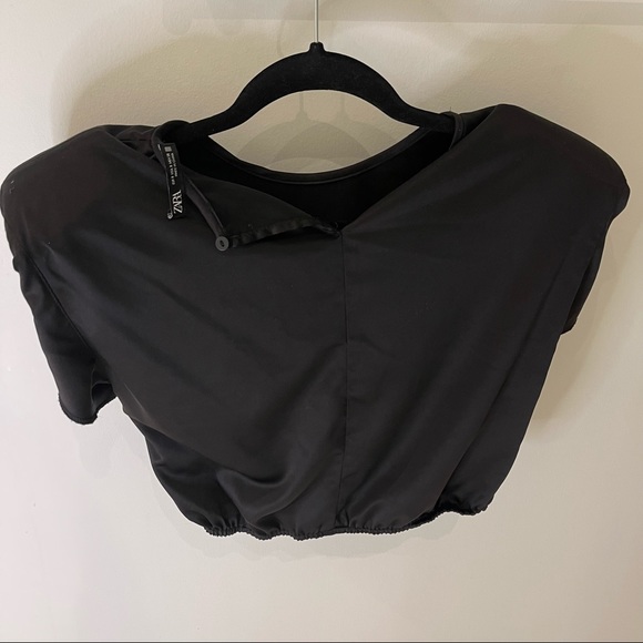 Zara satin effect black crop top with shoulder pads size small - Picture 2 of 4